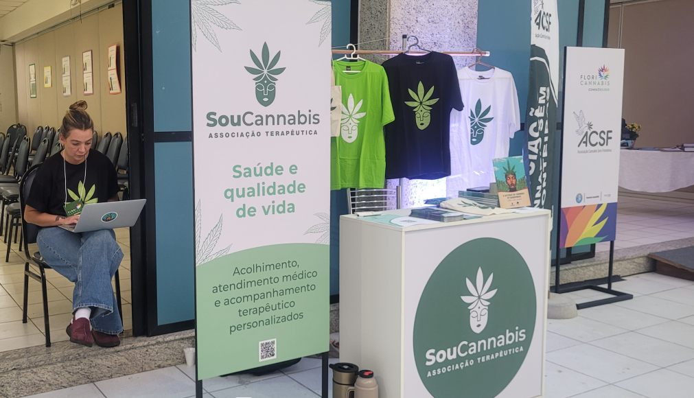 Stand da SouCannabis no evento FloriCannabis