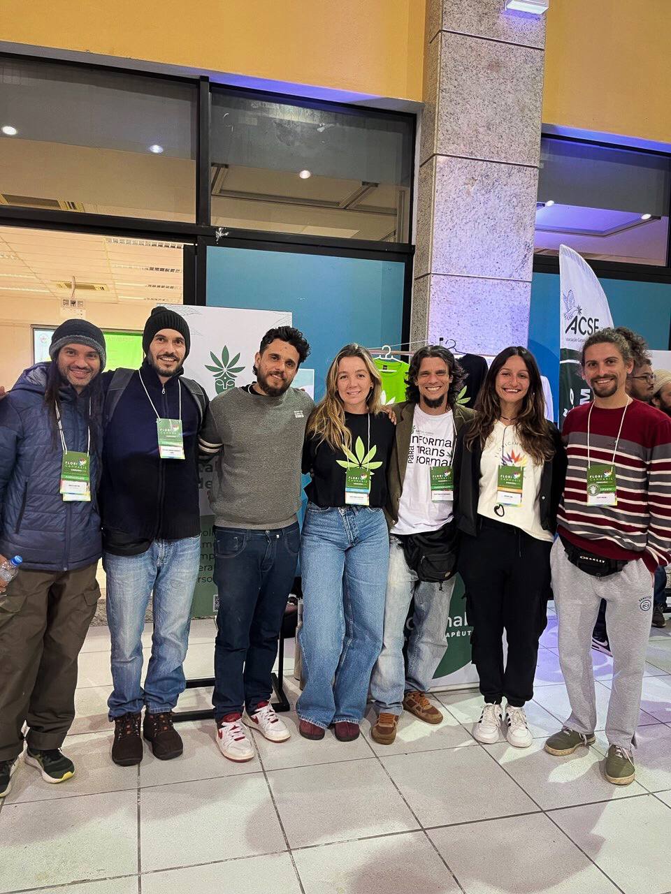 equipe da SouCannabis reunida em Florianópolis no evento Flori Cannabis
